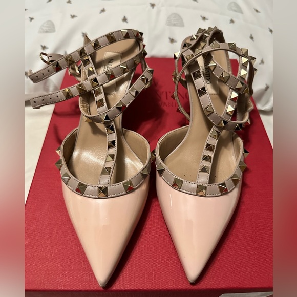 Valentino Rockstud Patent Ankle Strap Pump. Size 7 color water rose + poudr